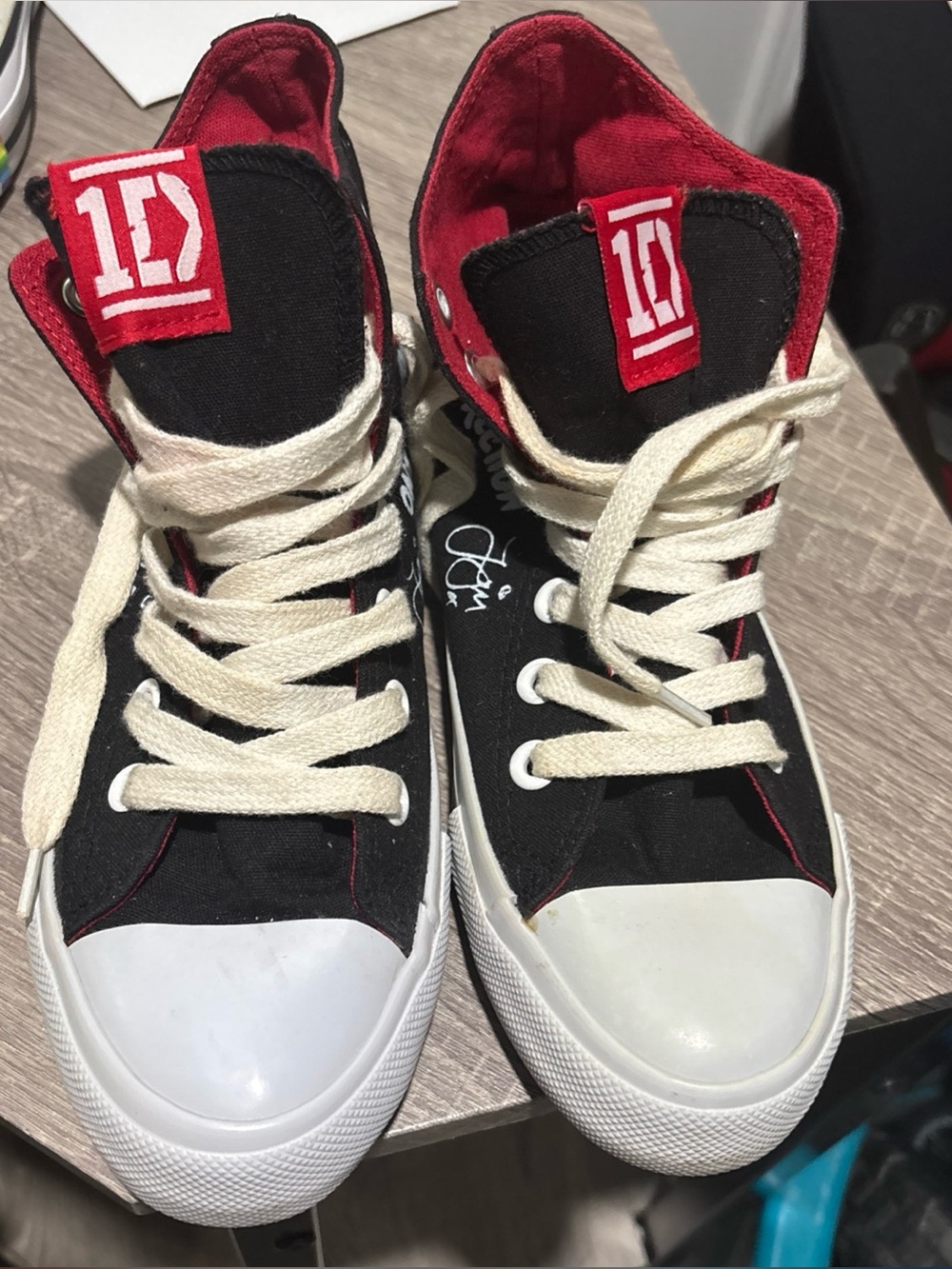 One Direction 1D High Top Sneakers – Size 6 Rare